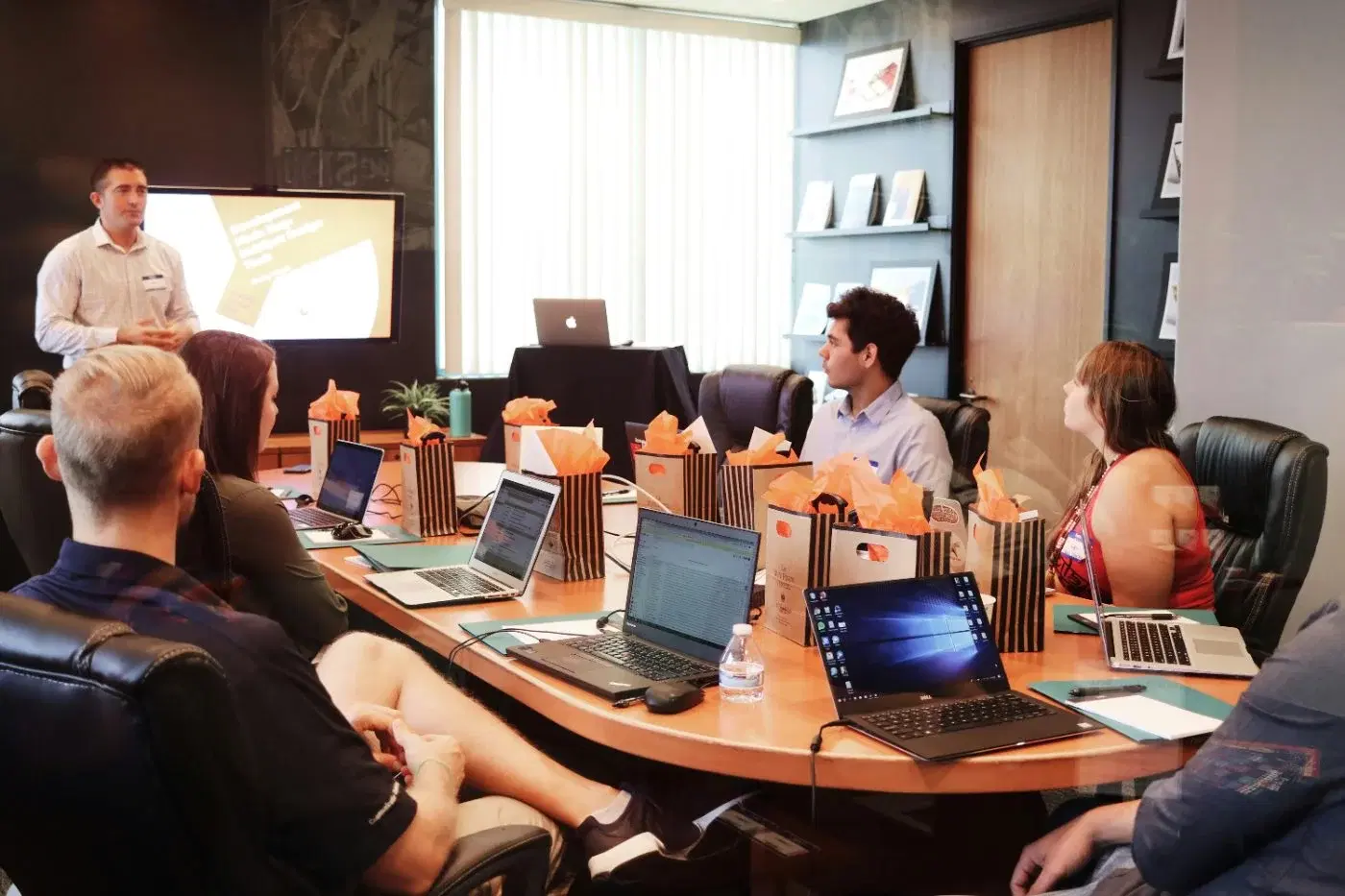 Mentores y emprendedores participan del Programa de Mentorías 2026